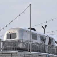 nominated-winter-snow-vintage-camper-silver-steam-trailer-food-restaurant-fast-food-cafe-van_t20_8OzJ4z